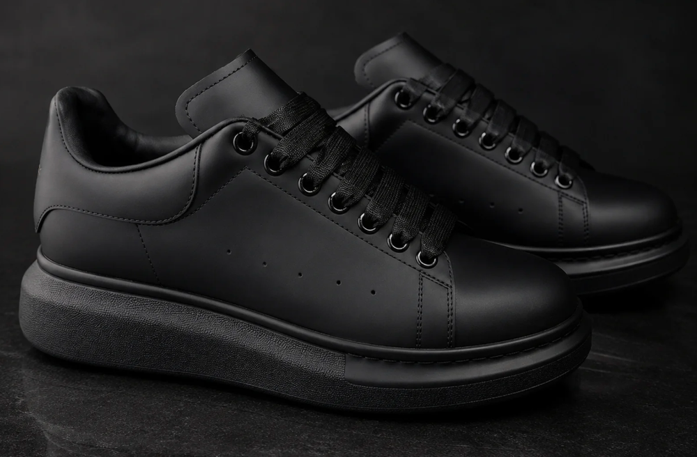 Alexander McQueen Oversized Sneaker in triple black